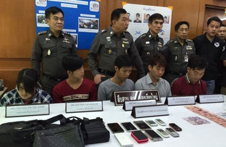 Hai người Việt bị bắt vì trộm gần 350.000 USD ở Singapore