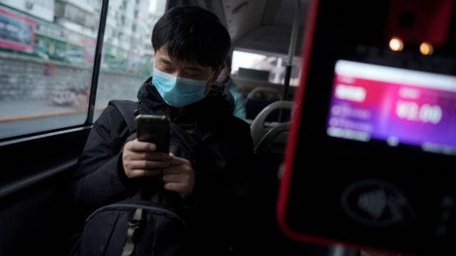 Quais são os sintomas? Preciso de máscaras? Guia básico sobre a doença