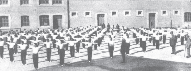 vista interior patio Reformatorio Adultos_gimnasia sueca_Alicante 1931_Mndo Gráfico vista interior patio Reformatorio Adultos_gimnasia sueca_Alicante 1931_Mndo Gráfico
