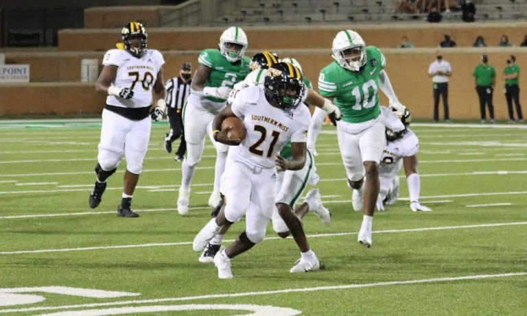 Frank Gore Jr. (#21) runs with the ball for Southern Mississippi in 2020