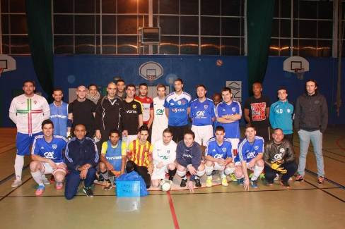 Creuse-Maghreb et Sostra Futsal, ensemble avant le match qui a vu la victoire des Guérétois 6 - 3. - Aupetit Dominique