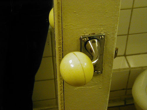 File:Doorknob.HotelRussia.jpg