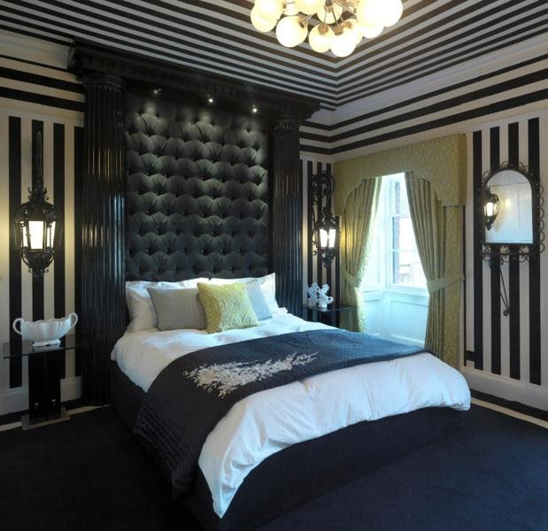 ديكورات غرف نوم رائعه من Versace 401175