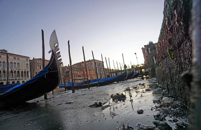 venice_canal_04