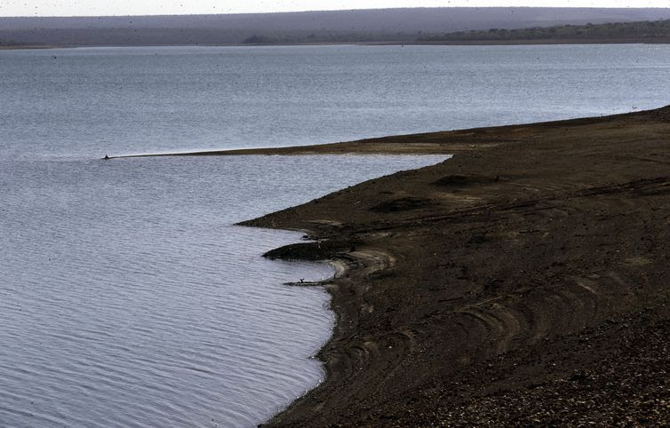 Fabio Rodrigues Pozzebom/Agência Brasil/Agência Brasil Brasília - Barragem de Santa Maria apresenta nível baixo de água (Fabio Rodrigues Pozzebom/Agência Brasil)