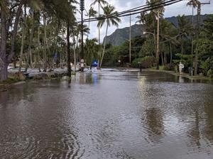 Kamehameha Highway completely closed in Punaluu because of huge sinkhole