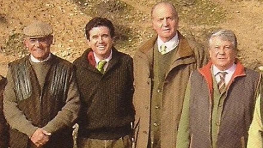 Gerardo Díaz Ferrán, Jaume Matas, el rey Juan Carlos y Arturo Fernández. Foto: La Celosía