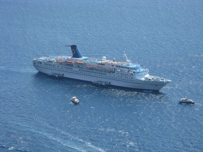 La croisiere, les navire...d'Hier Legendarycruiseship46-667x500