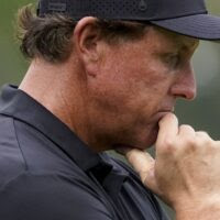 Phil Mickelson caught in U.S. Open hot mic