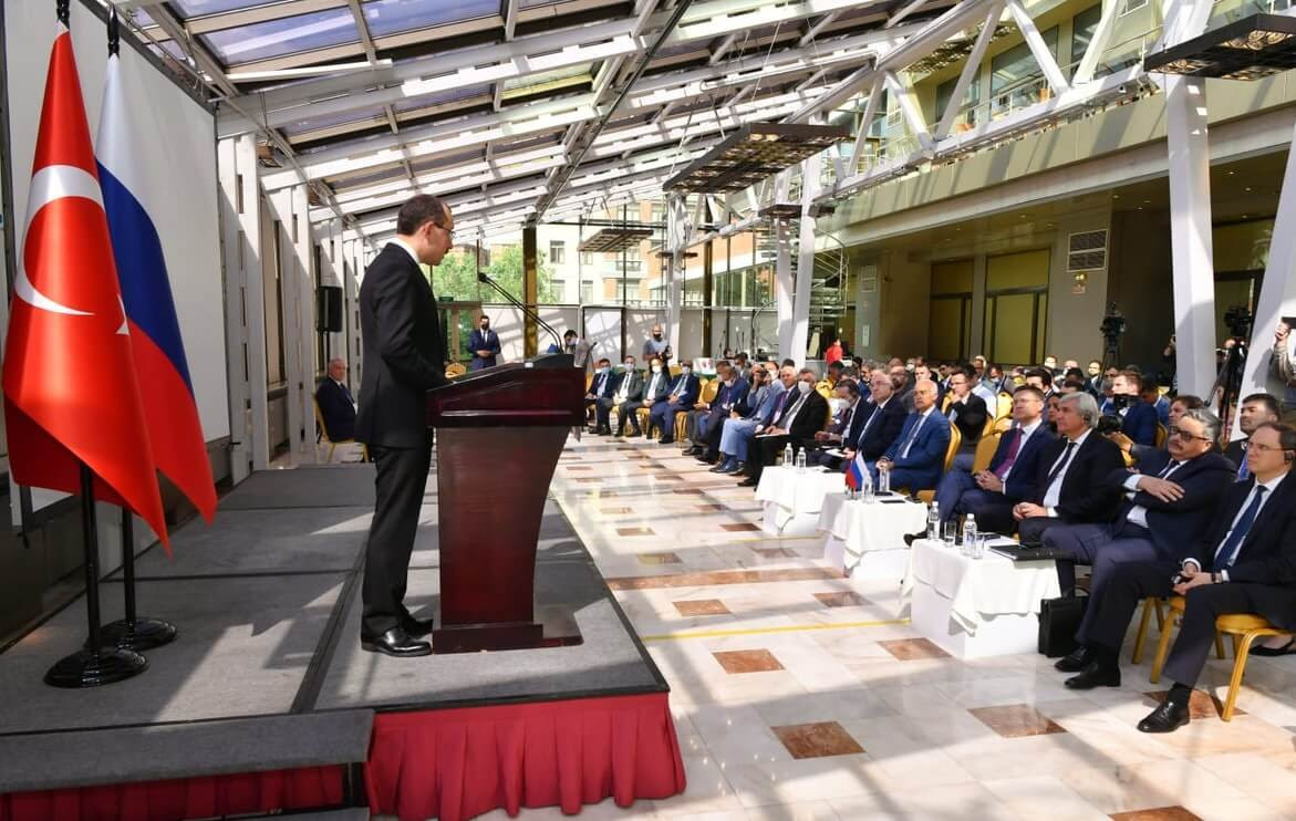 Ticaret Bakanı Muş’tan Rusya İle 'Daha Dengeli ve Çeşitli Ticaret' Vurgusu