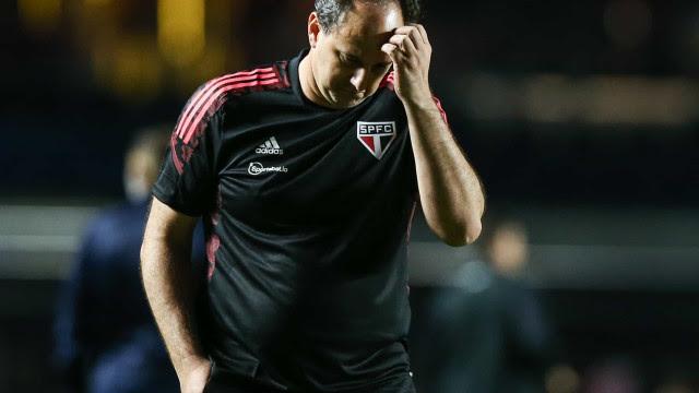 São Paulo perde chances e sofre dolorosa derrota para Flamengo