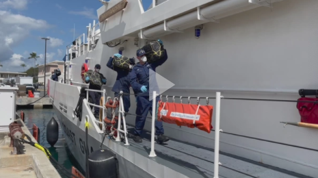La Guardia Costera descarga $ 20 millones en cocaína, luego de una redada de drogas en el mar cerca de Puerto Rico