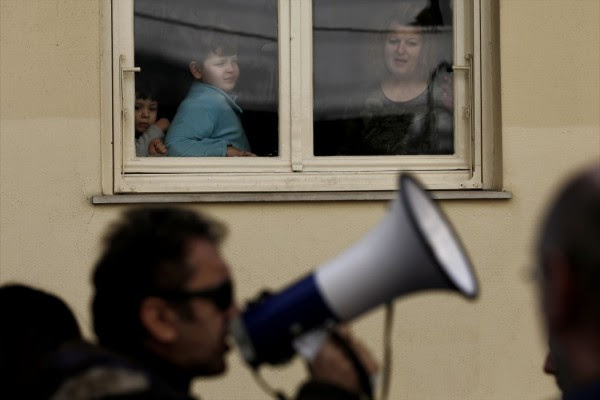 Αυξάνεται το ωράριο για δασκάλους και καθηγητές στις 30 ώρες στα σχολεία