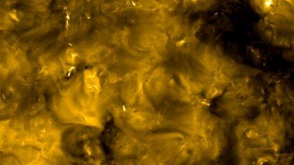 Foto tomada por la Agencia Espacial Europea el 16 de julio último sobre la actividad solar (ESA & NASA via AP)
