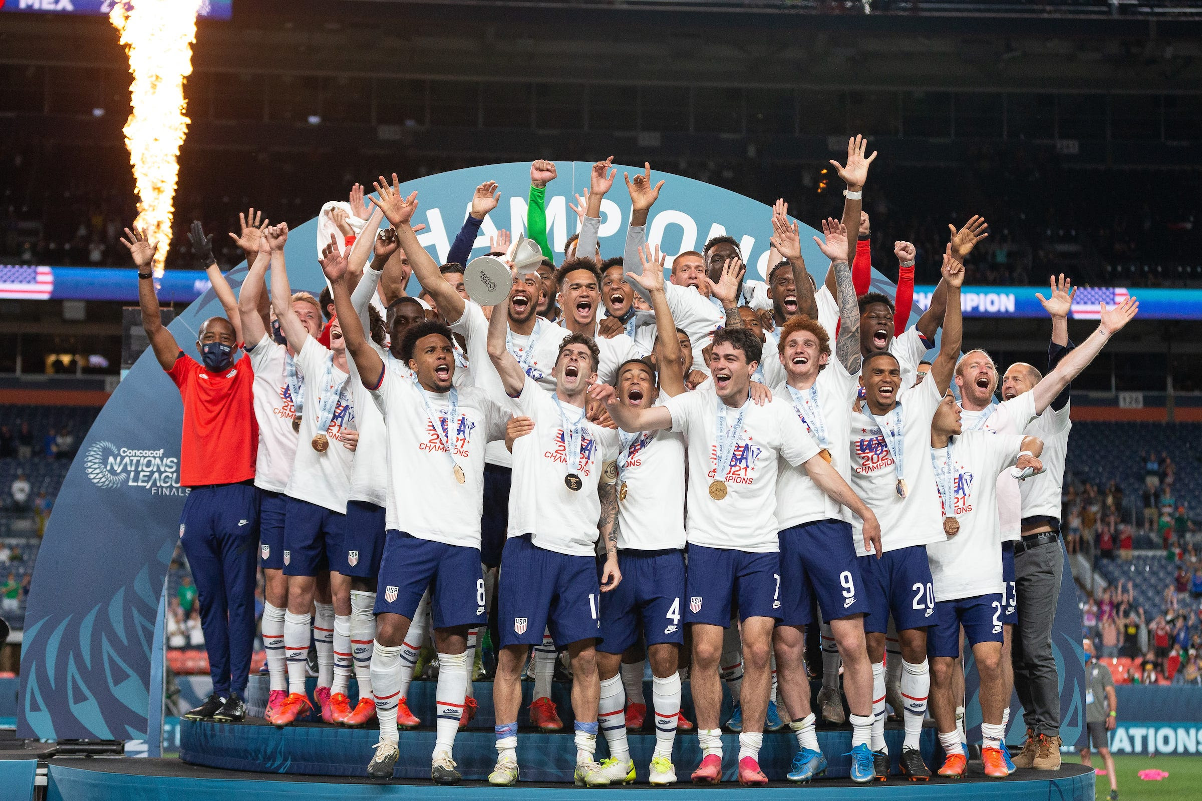 Los jugadores de Estados Unidos celebran la victoria en la Liga de Naciones de la Concacaf (U.S.Soccer)