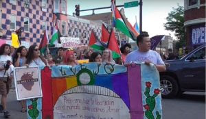 After banning Jewish flags last year, Chicago Dyke March displays “Palestinian” flags