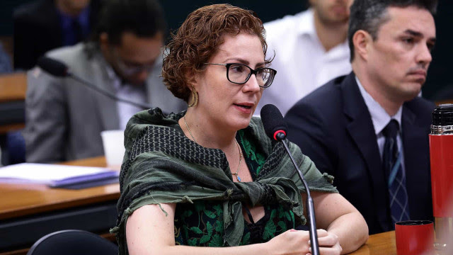Carla Zambelli nega aval de Bolsonaro para propor STF a Moro