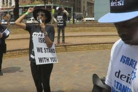 Olga Meshoe and DEISI protest in support of Israel.