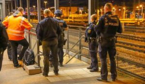 Germany: Muslim stops train traffic with bomb threat, politicians and press initially suspected right-wing radicals