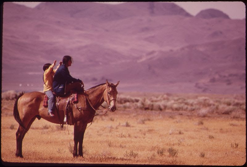 Riding him. Индейская резервация фильм 1950.