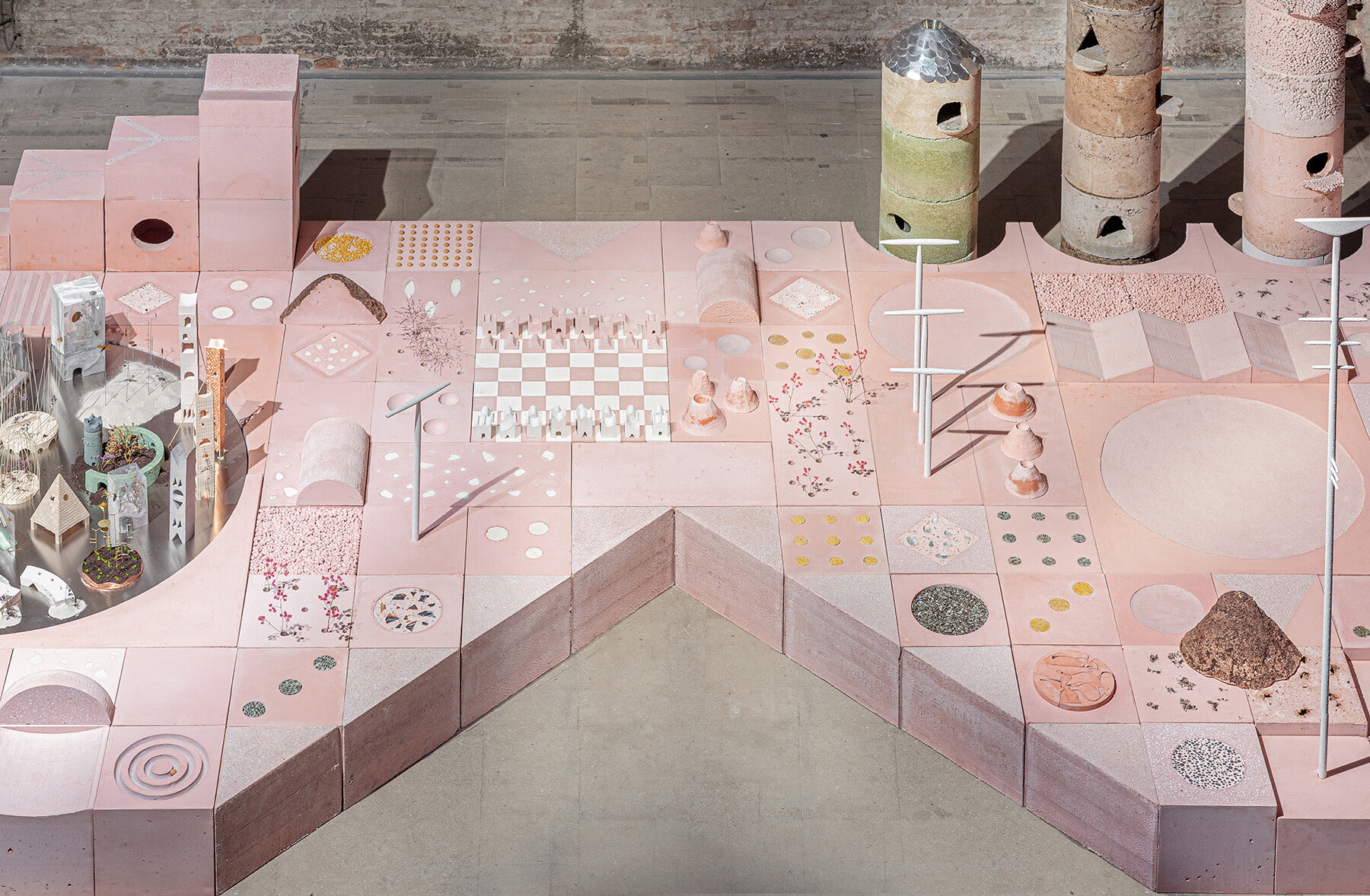 estudio-ossidiana-variaciones-jaula-de-pájaros-coexistencia-humanos-pájaros-designboom-1800