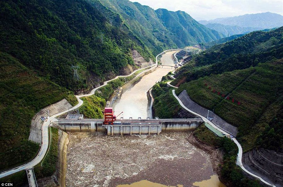 What a load of rubbish! Refuse gathers at the Lechang Gorge Reservoir in Shaoguan City, south China's Guangdong province