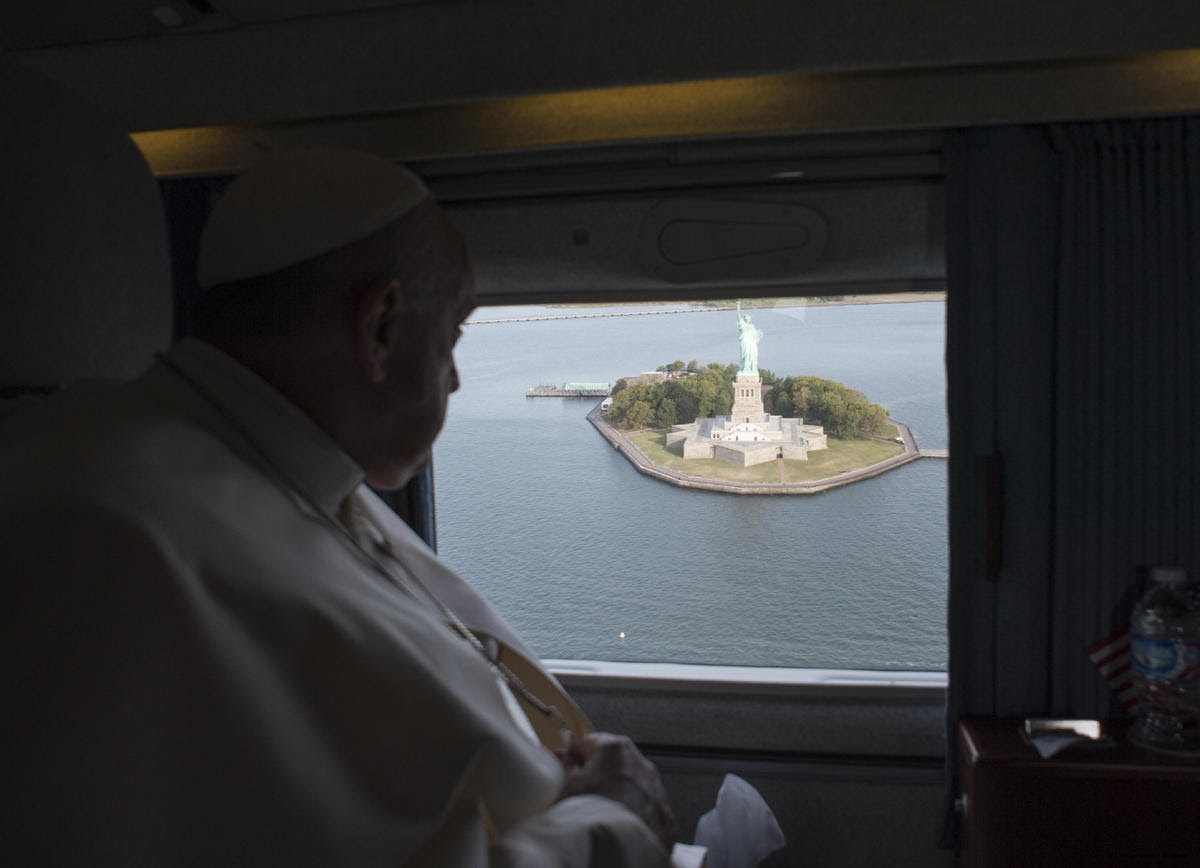 Pope views Statue of Liberty