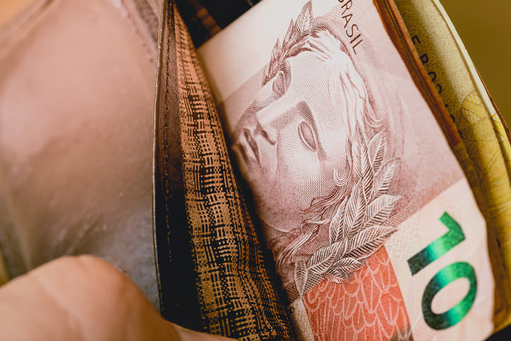 Proporção de famílias endividadas sobe para 67,5% em abril, diz CNC Proporção de famílias endividadas sobe para 67,5% em abril, diz CNC