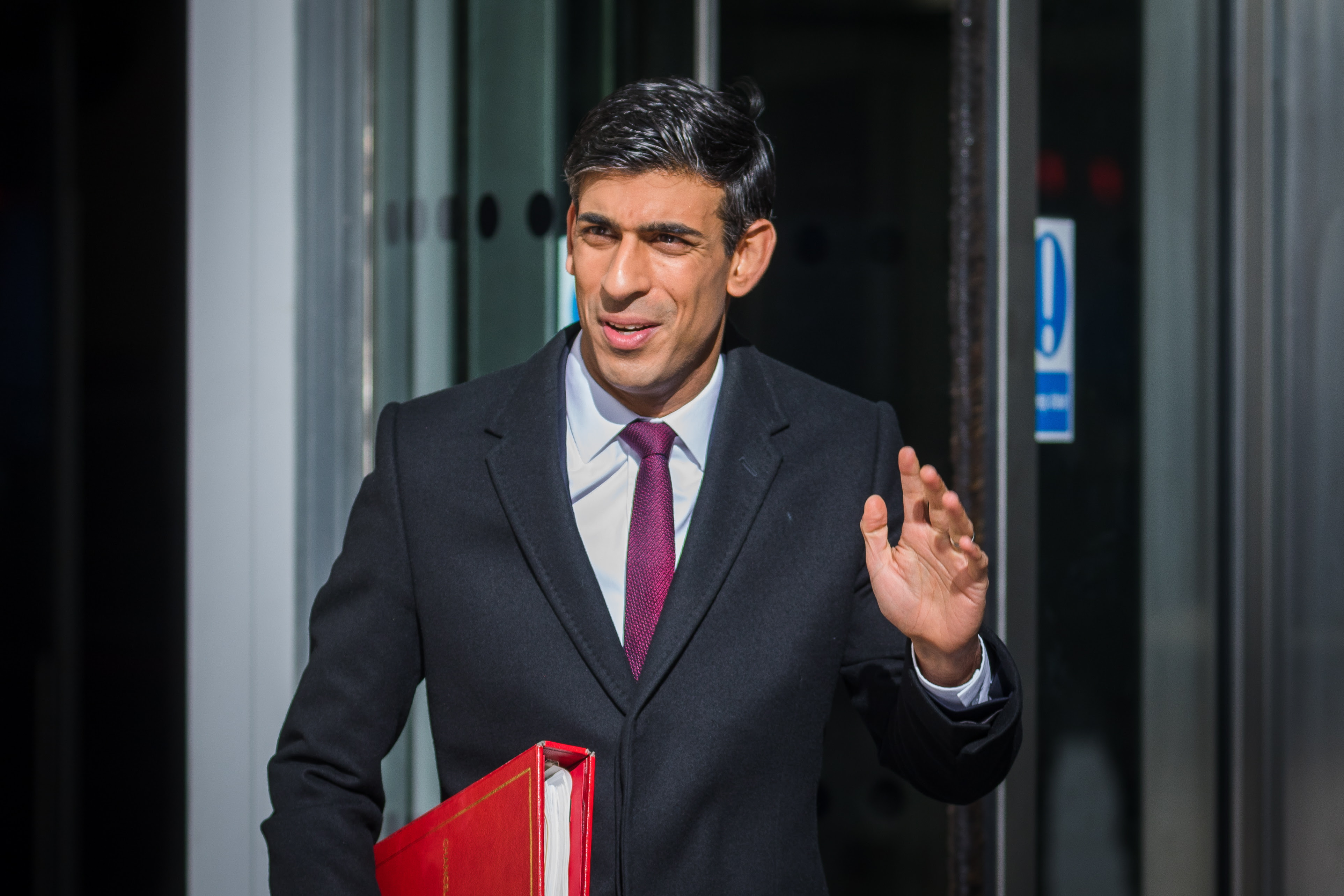 Chancellor Rishi Sunak will give companies a big tax break if they hire forces veterans in a bid to get more straight into work