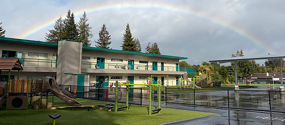 link to picture of Vargas School