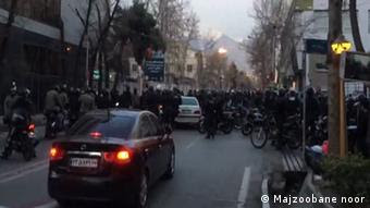 Teheran Auseinandersetzung Gonabadi religiöse Gruppe in Teheran mit Polizei (Majzoobane noor )