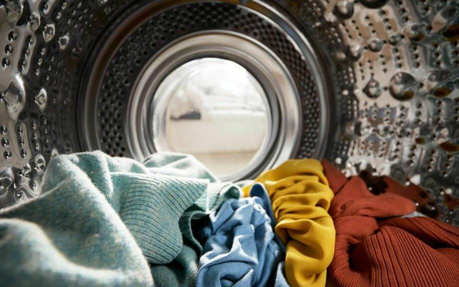Novel fabric coating significantly reduces microplastic pollution from washing clothes