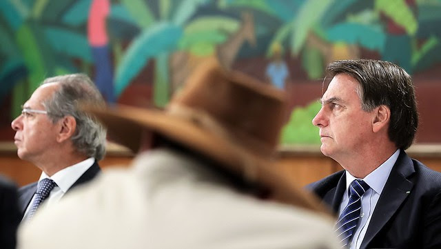 Bolsonaro durante una reunión con parlamentarios del estado de Mato Grosso, donde los incendios destruyeron casi todas las tierras indígenas - Créditos: Marcos Correa