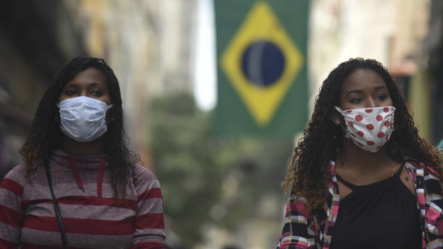 Rio dispensará uso de máscara em local aberto, mas estado mantém exigência