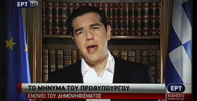 El primer ministro griego, Alexis Tsipras, durante su mensaje en televisión. - REUTERS