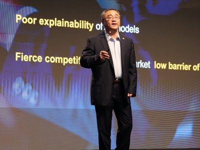 Dr. Tian Qi, Chief AI Scientist of Huawei Cloud Dr. Tian Qi, Chief AI Scientist of Huawei Cloud