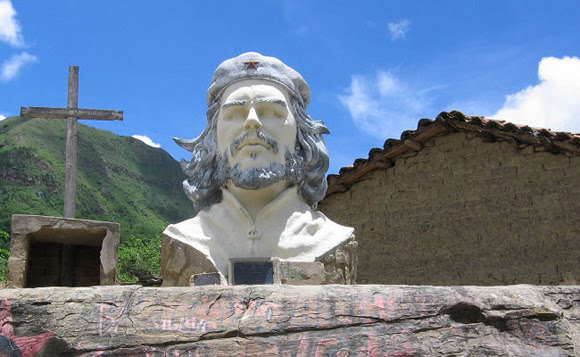 Monumento al Che en la Higuera, Bolivia Monumento al Che en la Higuera.
