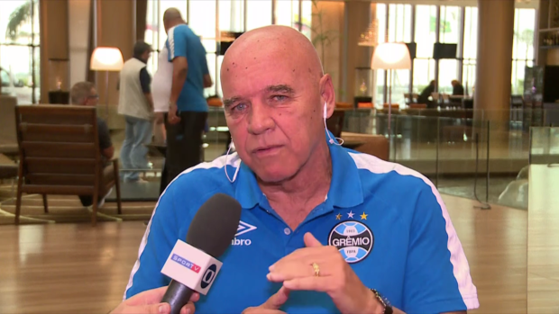 Espinosa, campeão pelo Grêmio e pelo Botafogo, morreu nesta quinta-feira aos 72 anos