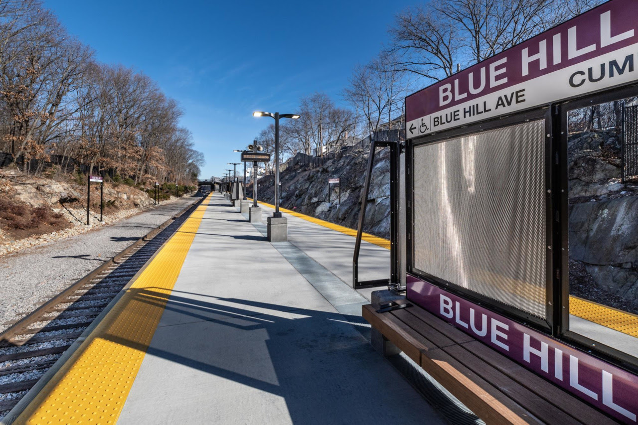 20190123Blue Hill Ave Platform Sign Countdown