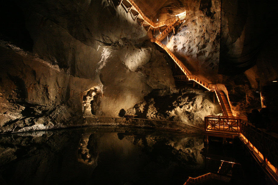 Thế giới ngầm trong mỏ muối 700 năm