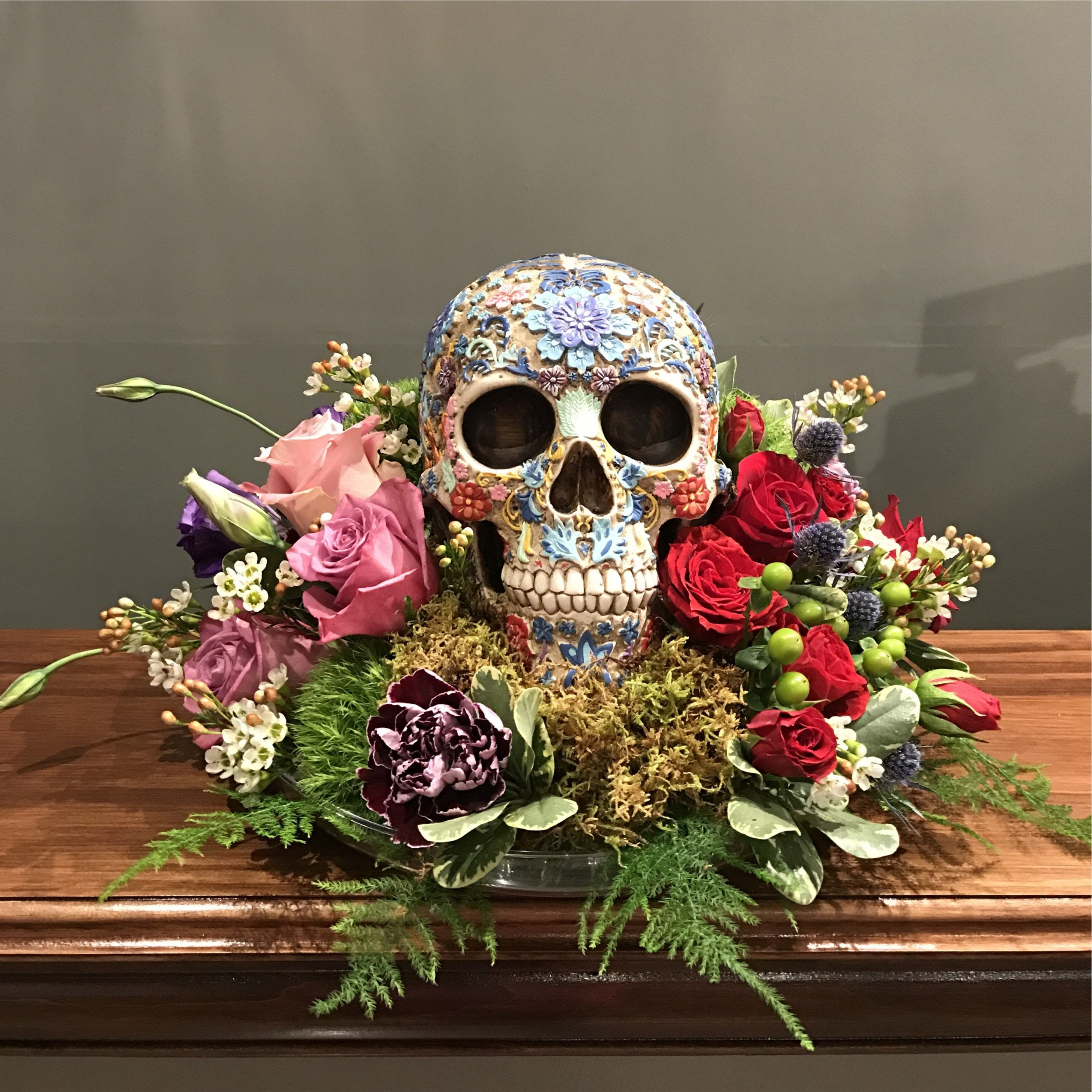 elegant halloween floral | Halloween floral, Elegant halloween, Diy ...