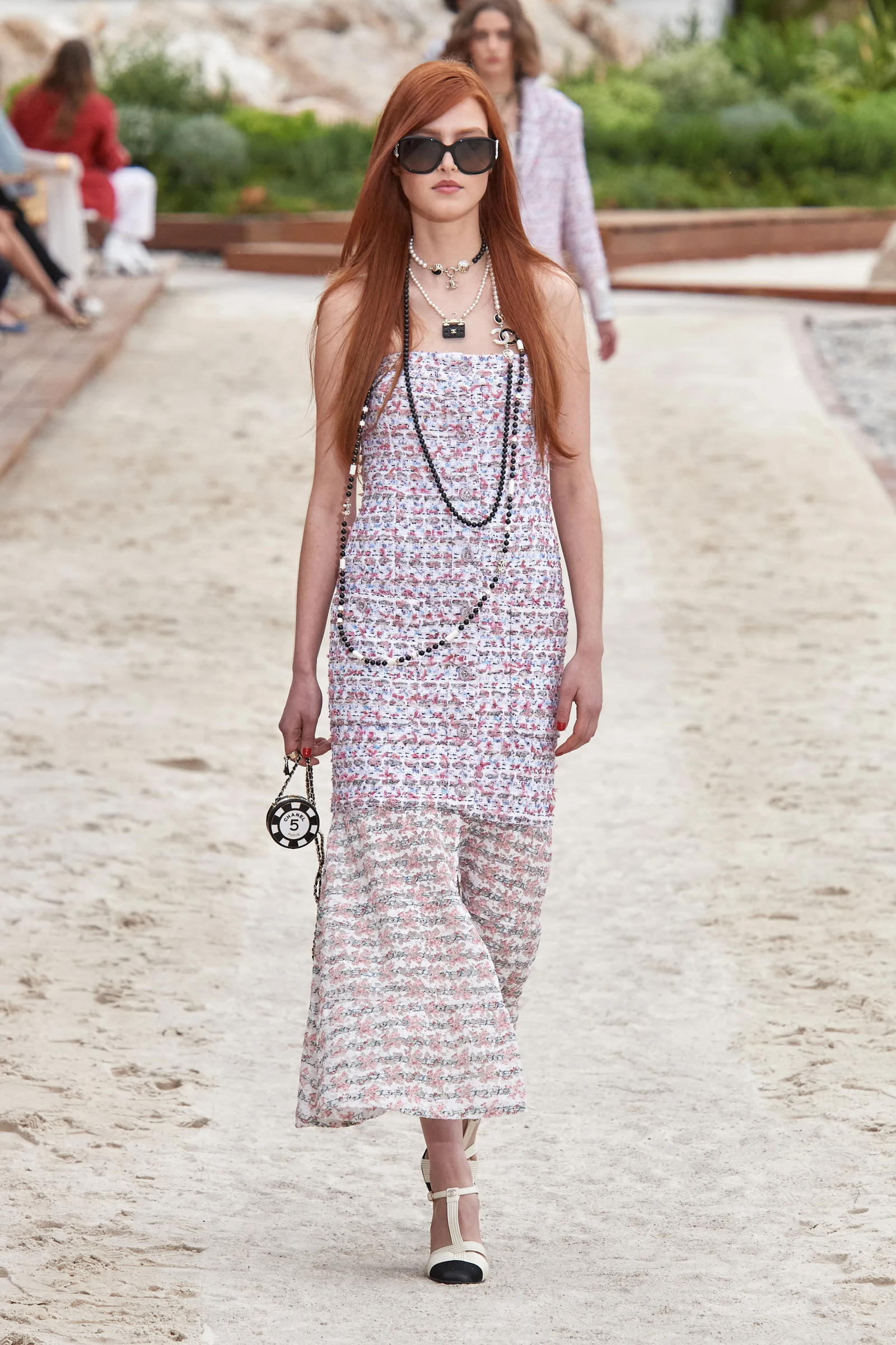 La raya de lado del desfile de Chanel