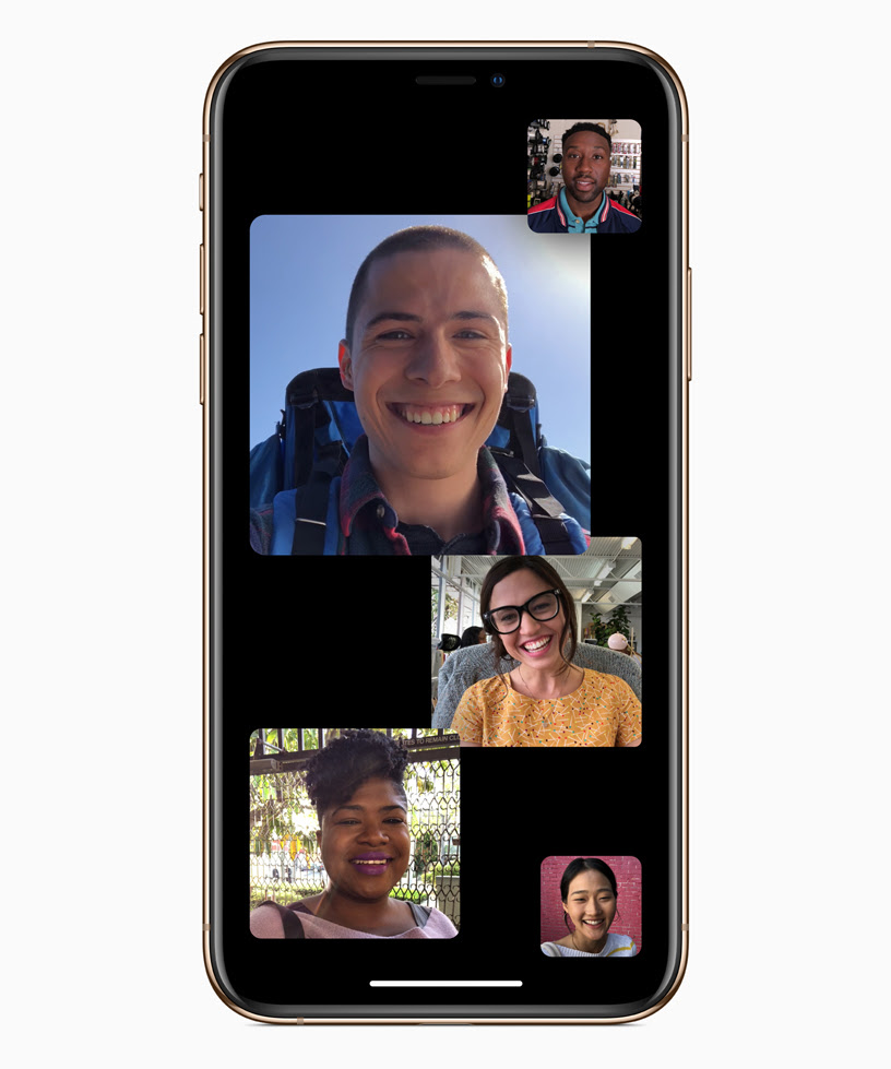 顯示 5 個人的「群組 FaceTime」畫面。