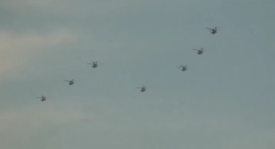 Jade Helm In Washington State? All White 'Attack' Chopper Convoy Seen In Sky Heliconvoy