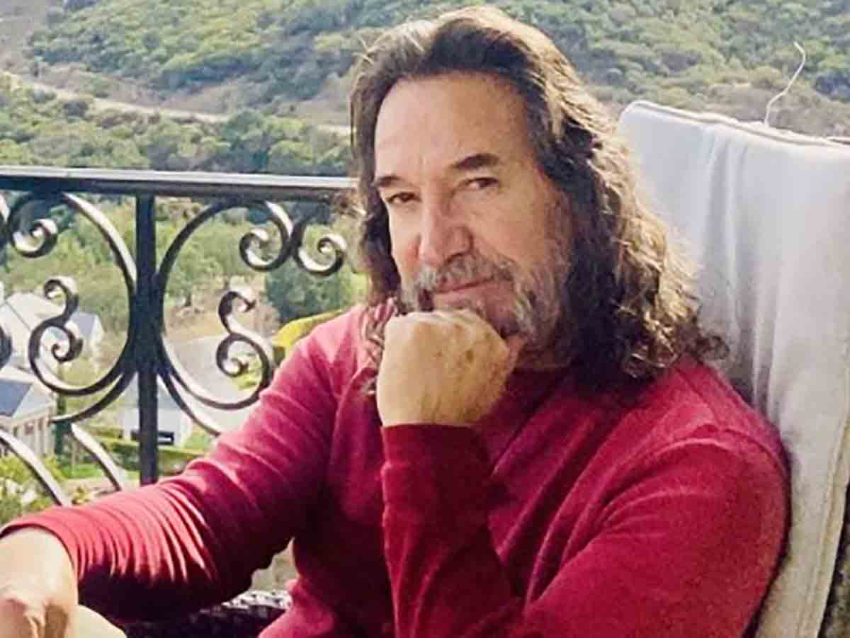 Se cae WhatsApp y respuesta de 'El Buki' se hace viral Se cae WhatsApp y respuesta de 'El Buki' se hace viral