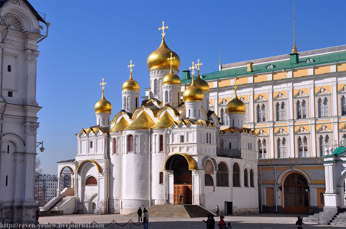 У собора