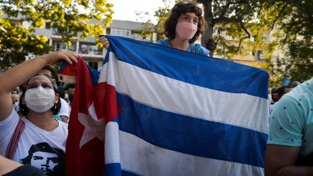 Cubanos em protesto