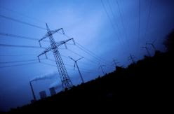 El sector eléctrico afronta un brusco descenso de la demanda con la mitad del consumo vinculado a la industria