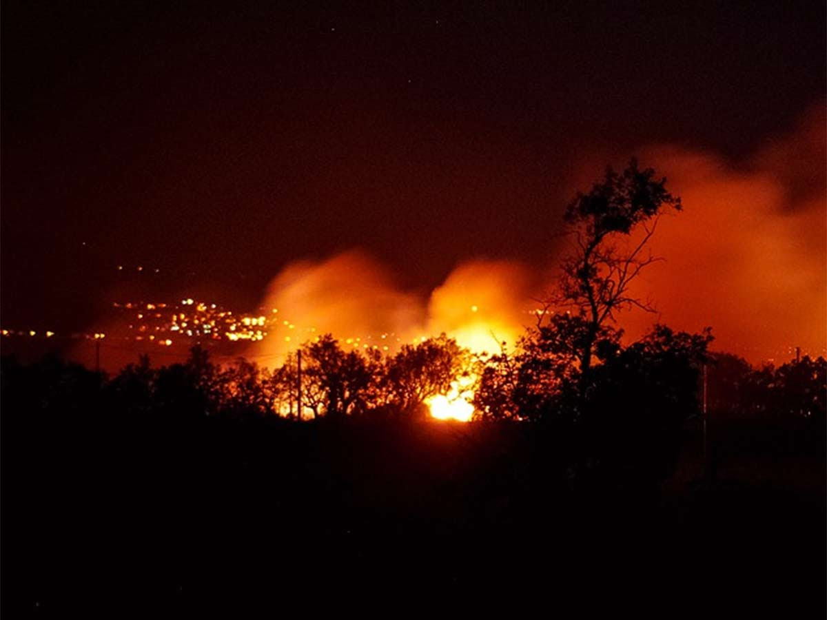 Arde predio donde almacenaban huachicol en Hidalgo Arde predio donde almacenaban huachicol en Hidalgo