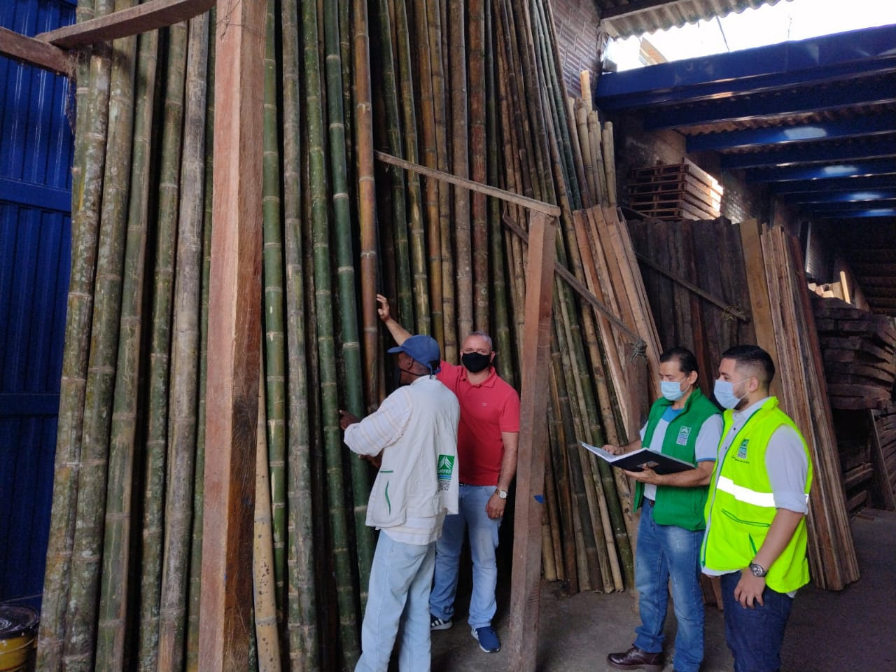 La CARDER entregó reconocimiento forestal a 17 empresas de la región - Noticias de Colombia
